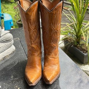 Steve Madden tan cowboy boots